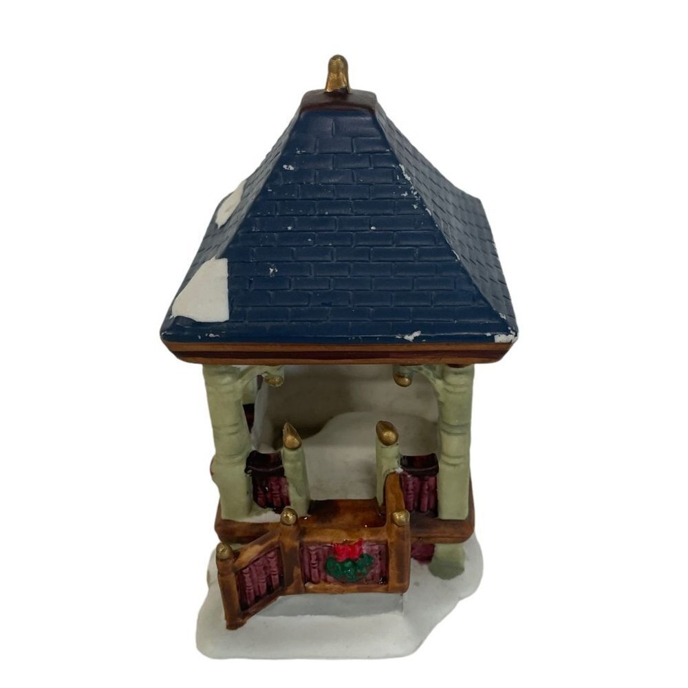 Christmas Village Gazebo Porcelain Holiday‎ Decoration 5" Vintage